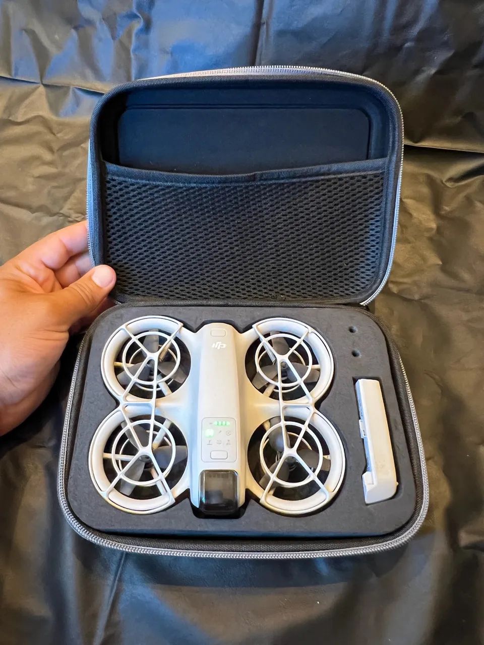 Drone DJI Neo | 3 Baterias, HUB de carregamento, Controle e Hélices reserva | Novo |  - Foto 6