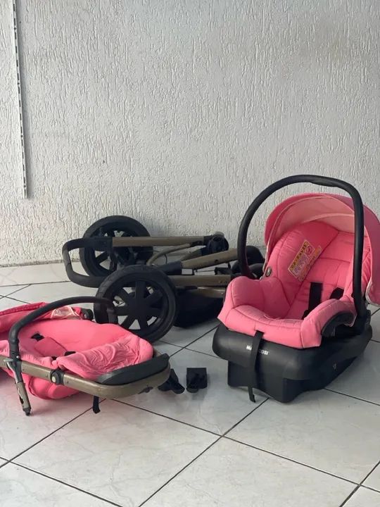 Carrinho + bebê conforto + base , deita frente e costas quinnny buzz 