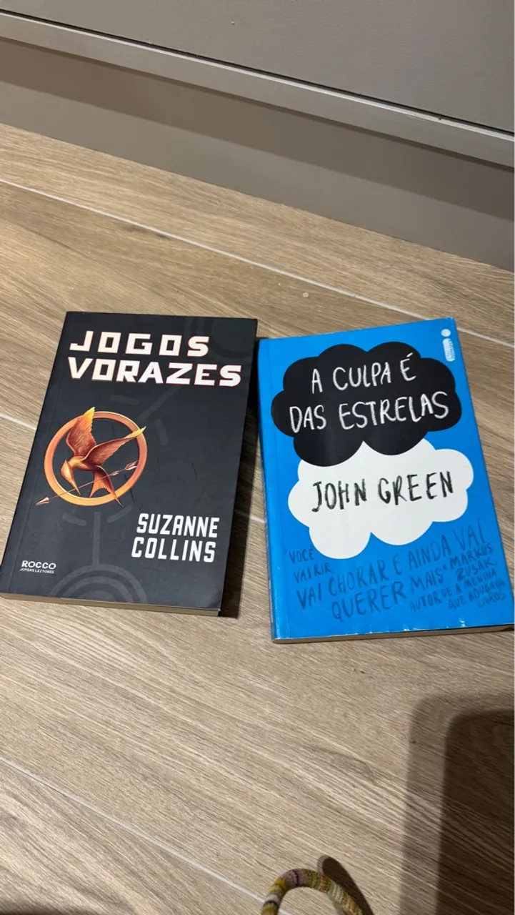 Livros: Jogos Vorazes e A Culpa é das Estrelas