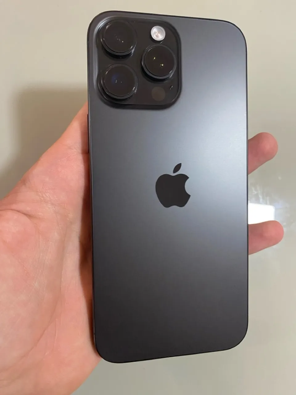 Iphone 16 PRO MAX - 512GB - 1 Mês de uso