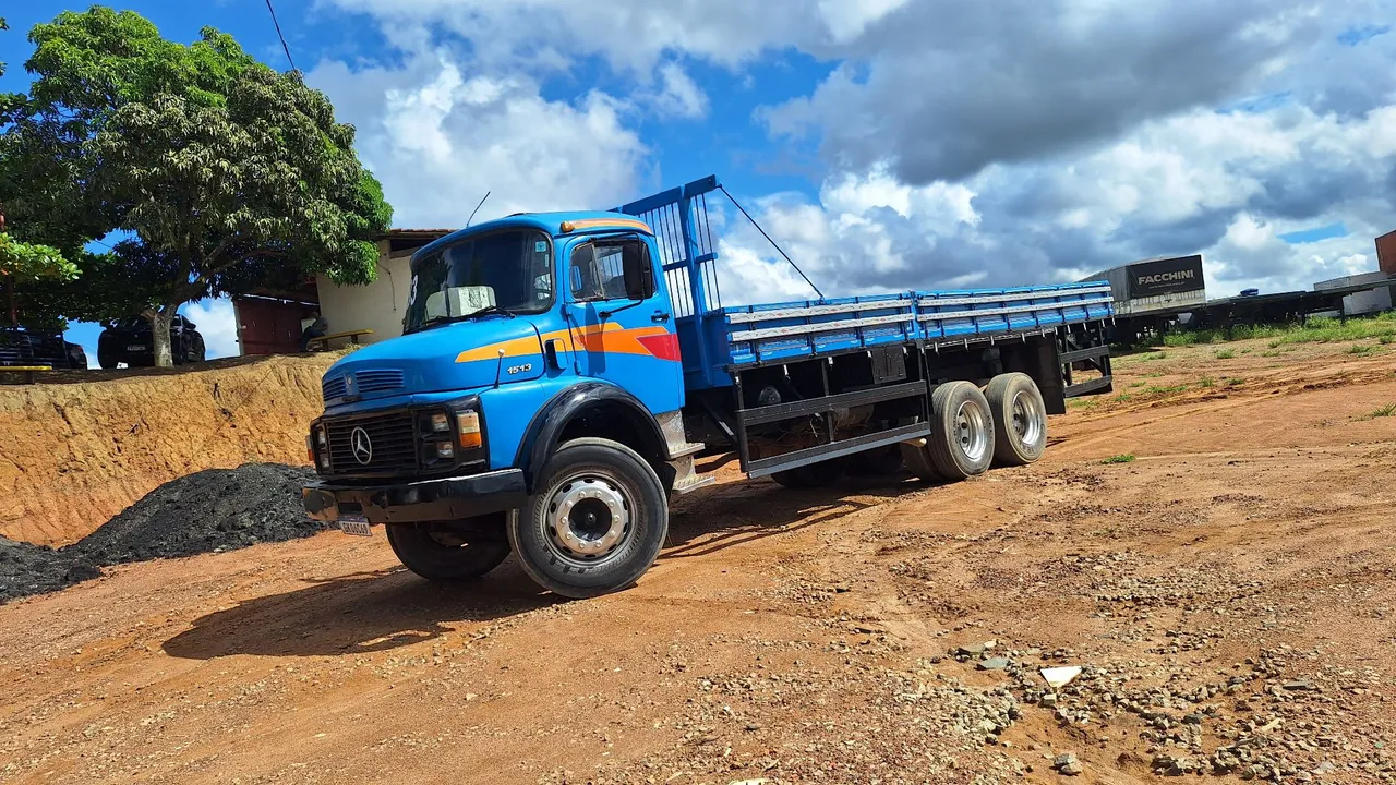 Caminhao 1513 truk.