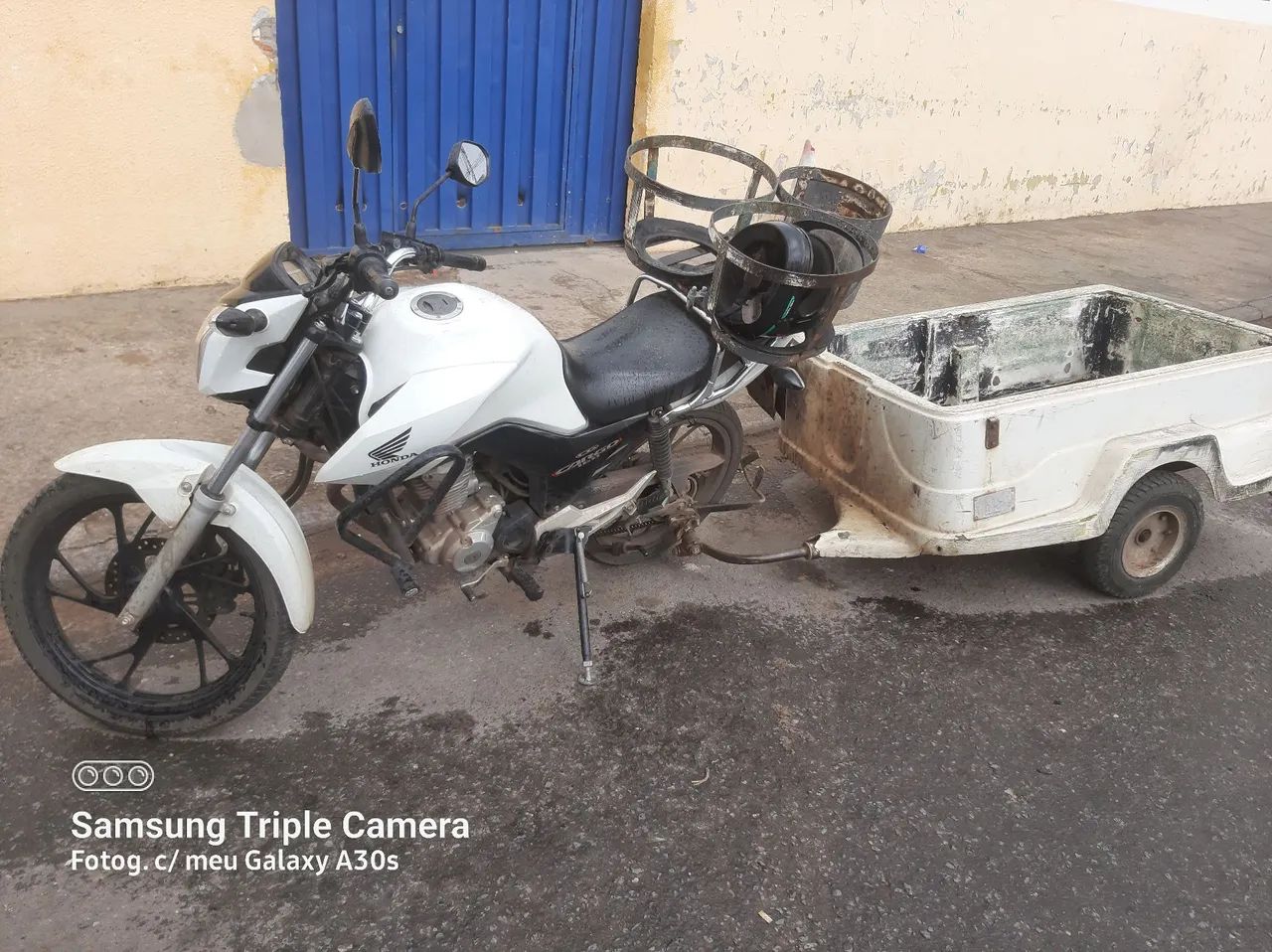 CONTRATA -SE MOTO ENTREGADOR GÁS E AGUA - Foto 2