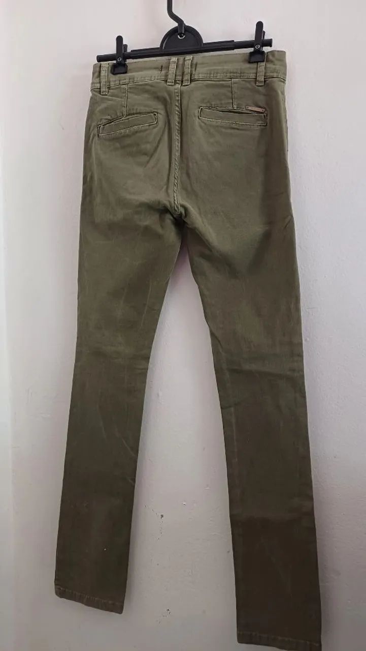 Calça Jeans Verde Militar com Rasgos - Foto 4
