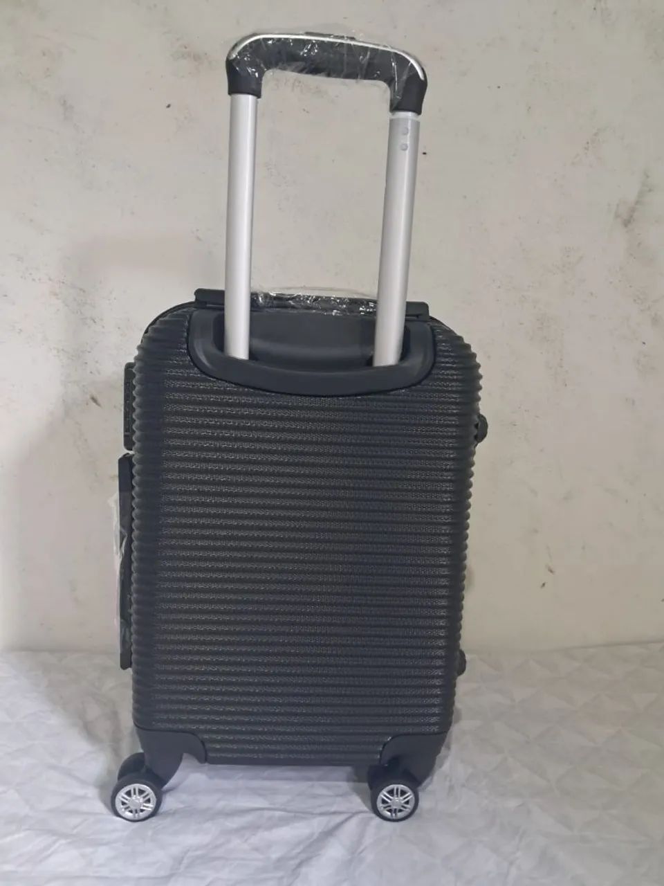 Mala de viagem preta com rodinhas - Foto 3