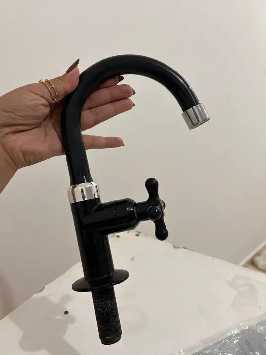 Torneira de Cozinha Preta - Nova