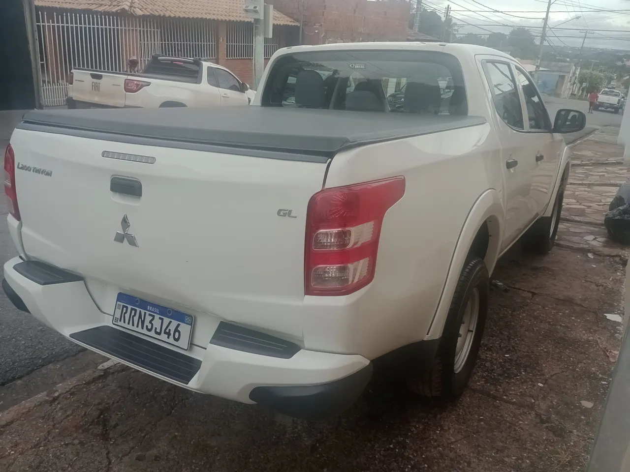 L 200 Triton em oferta
