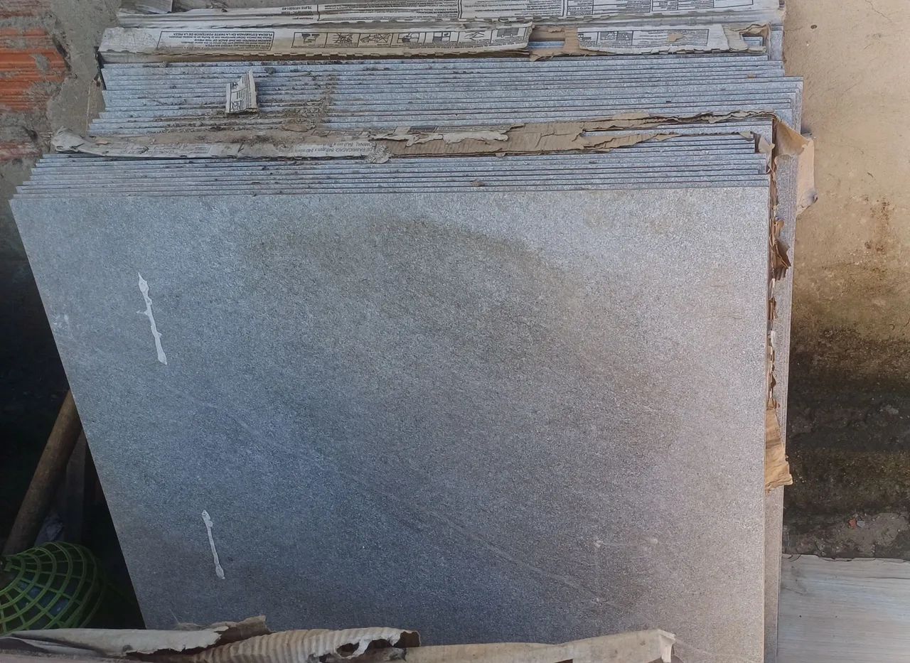 Piso ceramica 83cm x 83cm - Foto 3