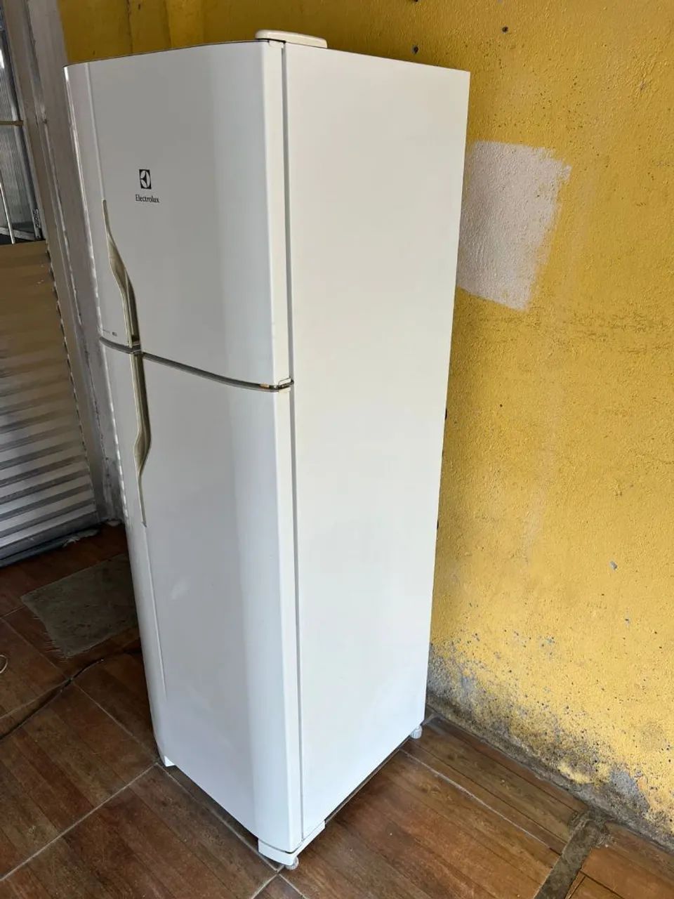 Geladeira Electrolux 220v frost free ( ENTREGO )  - Foto 3