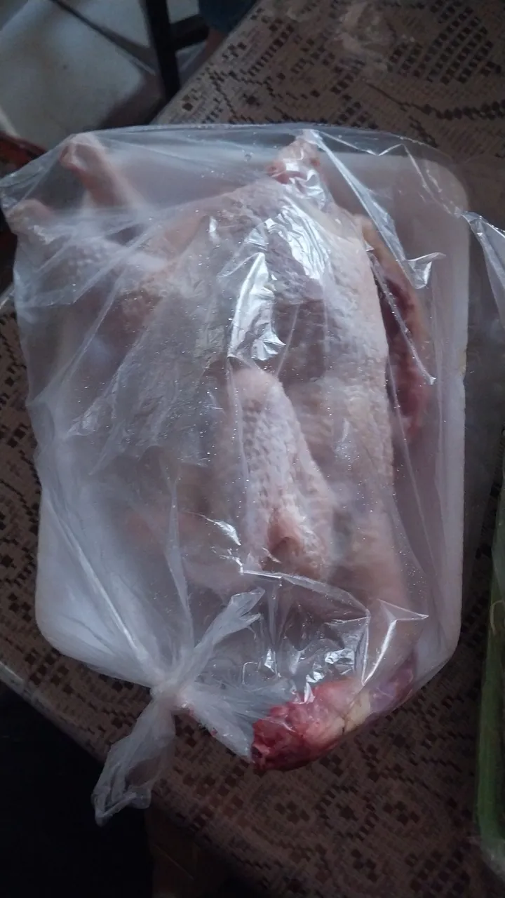 Galinha do pé seco a venda