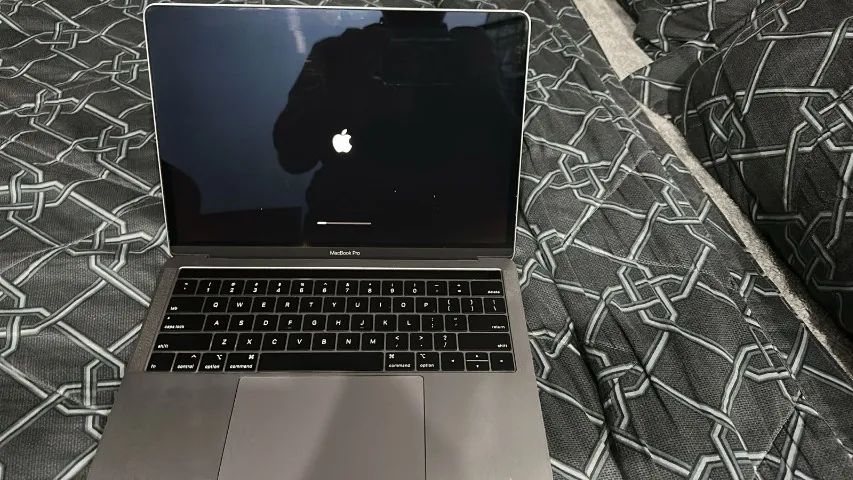 Apple MacBook Pro 13インチ 2019 128GB Apple - Anchieta ltda