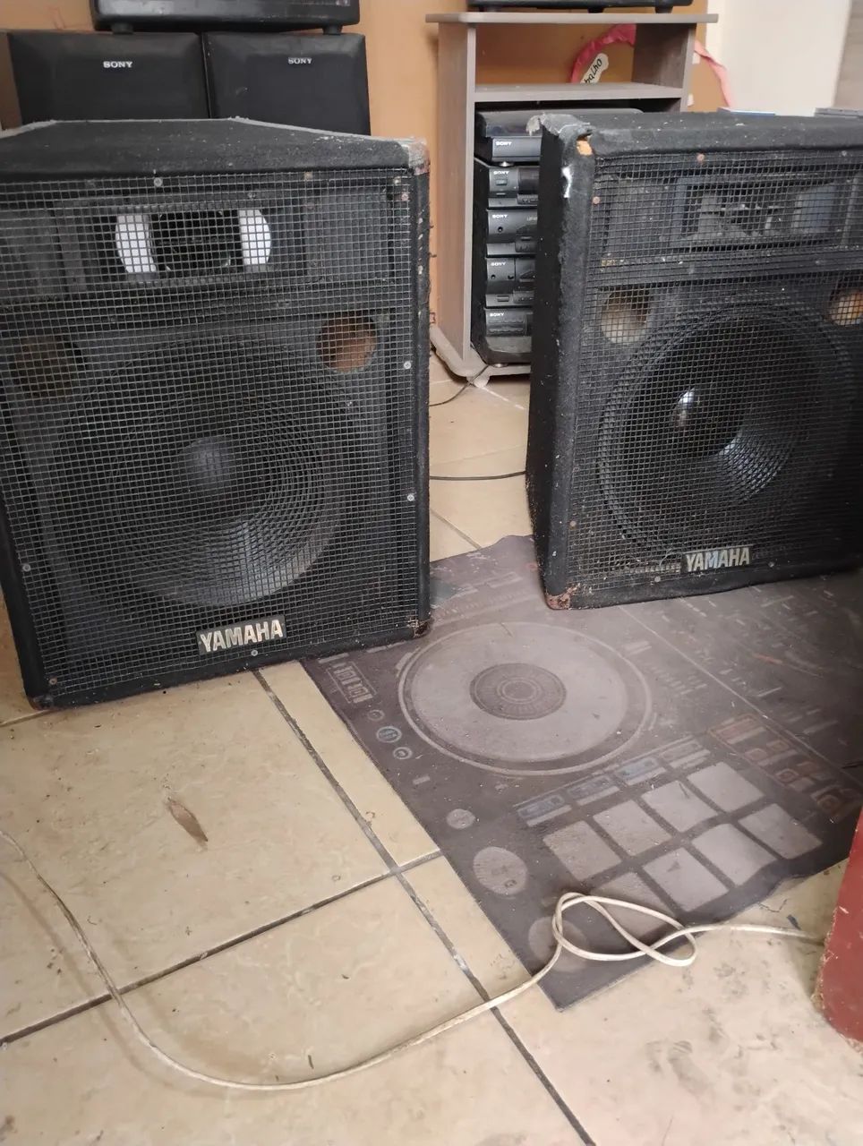 Par de caixas de som Yamaha passiva 15 polegadas 