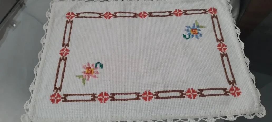 Antiga toalhinha de mesa + 2 paninhos - Foto 2