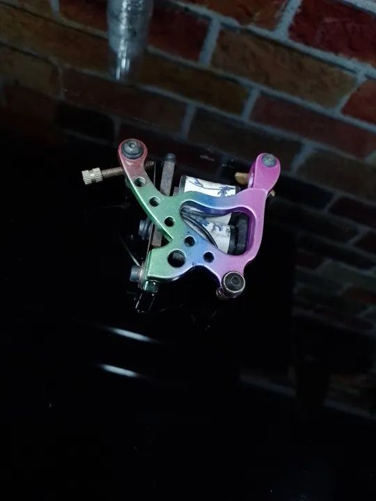 Máquina de Tatuar Rainbow - Colorida e Impecável