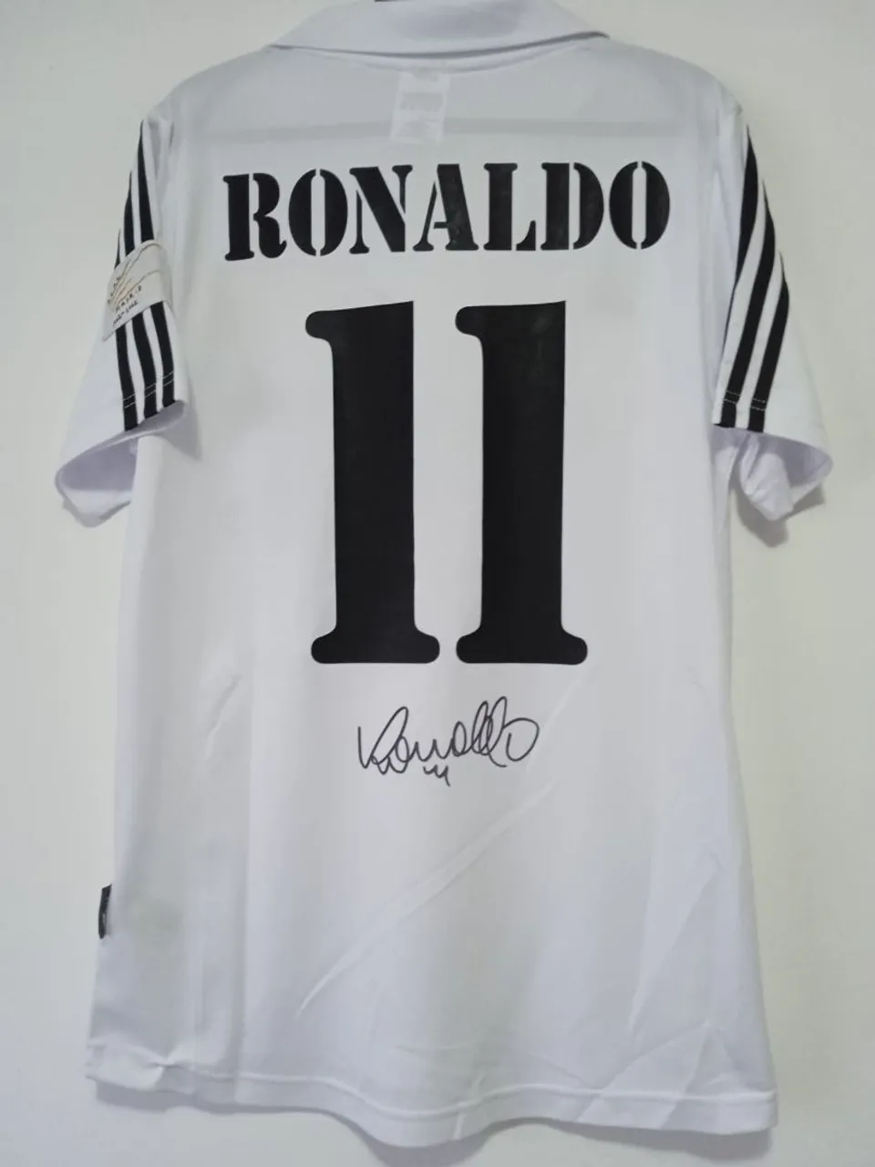 Camisa Real Madrid Centenário Clube 2002 #11 Ronaldo Autografada Certificada