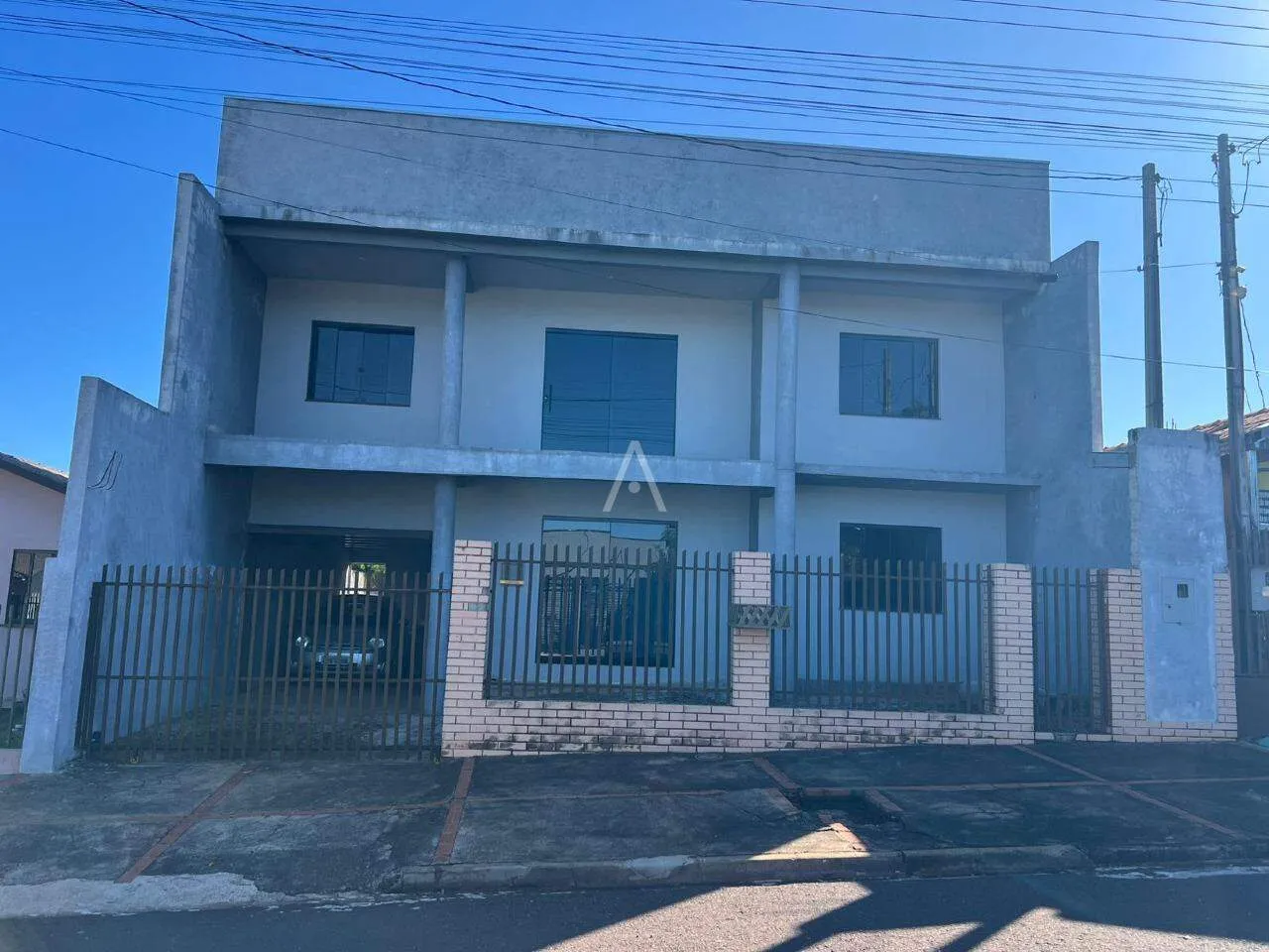 Sobrado 5 quartos à venda no Bairro JARDIM COOPAGRO em TOLEDO por R$ 650.000,00