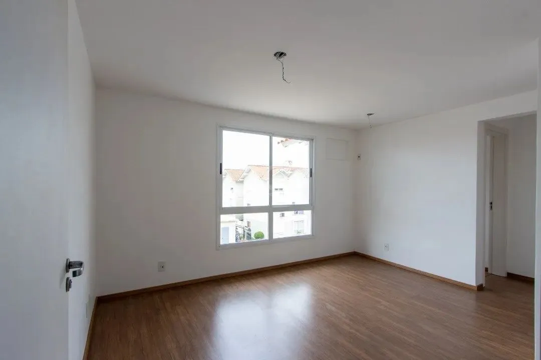Apartamento muito arejado e ensolarado, com living para 02 ambientes, 02 dormitórios, 1 va