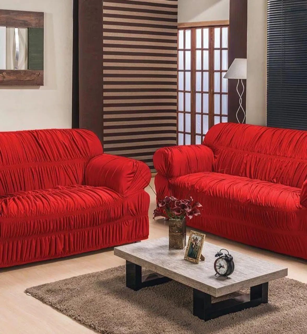 Capa de Sofá Vermelha Elegante