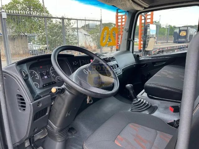 MERCEDES BENZ ATEGO 1719  TOCO 4X2 ANO 2020/ KM BAIXO/ UNICO DONO - Foto 4
