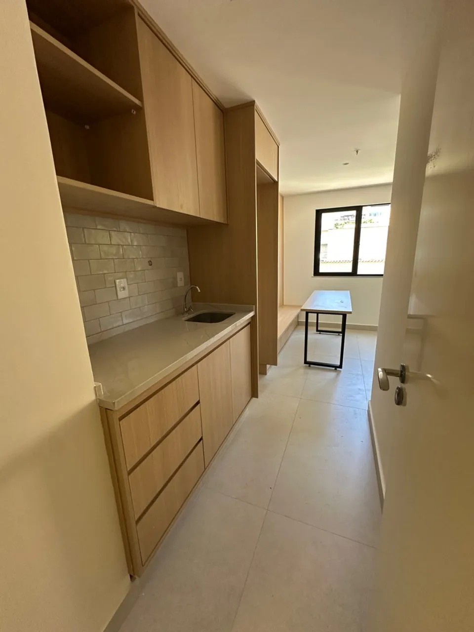 Flat mobiliado com vaga de garagem
