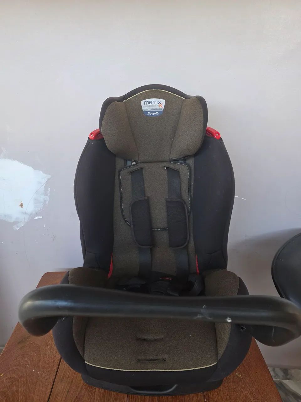 Cadeira infantil para pôr no carro (negócio valor)