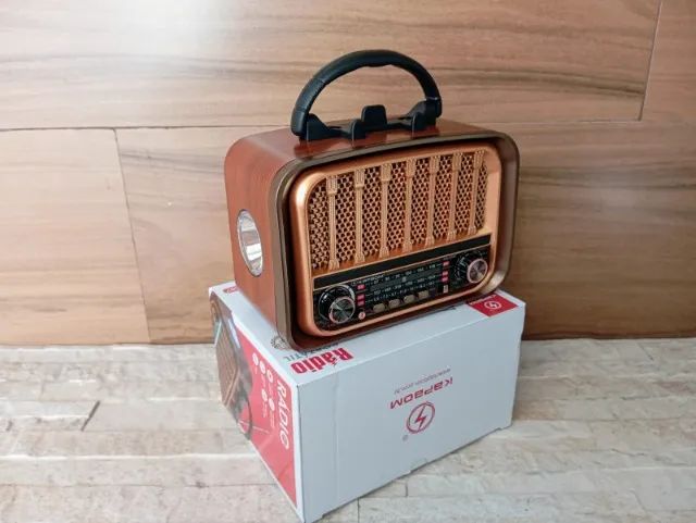 Rádio Portátil Bluetooth com Lanterna FM e Pendrive - Foto 2
