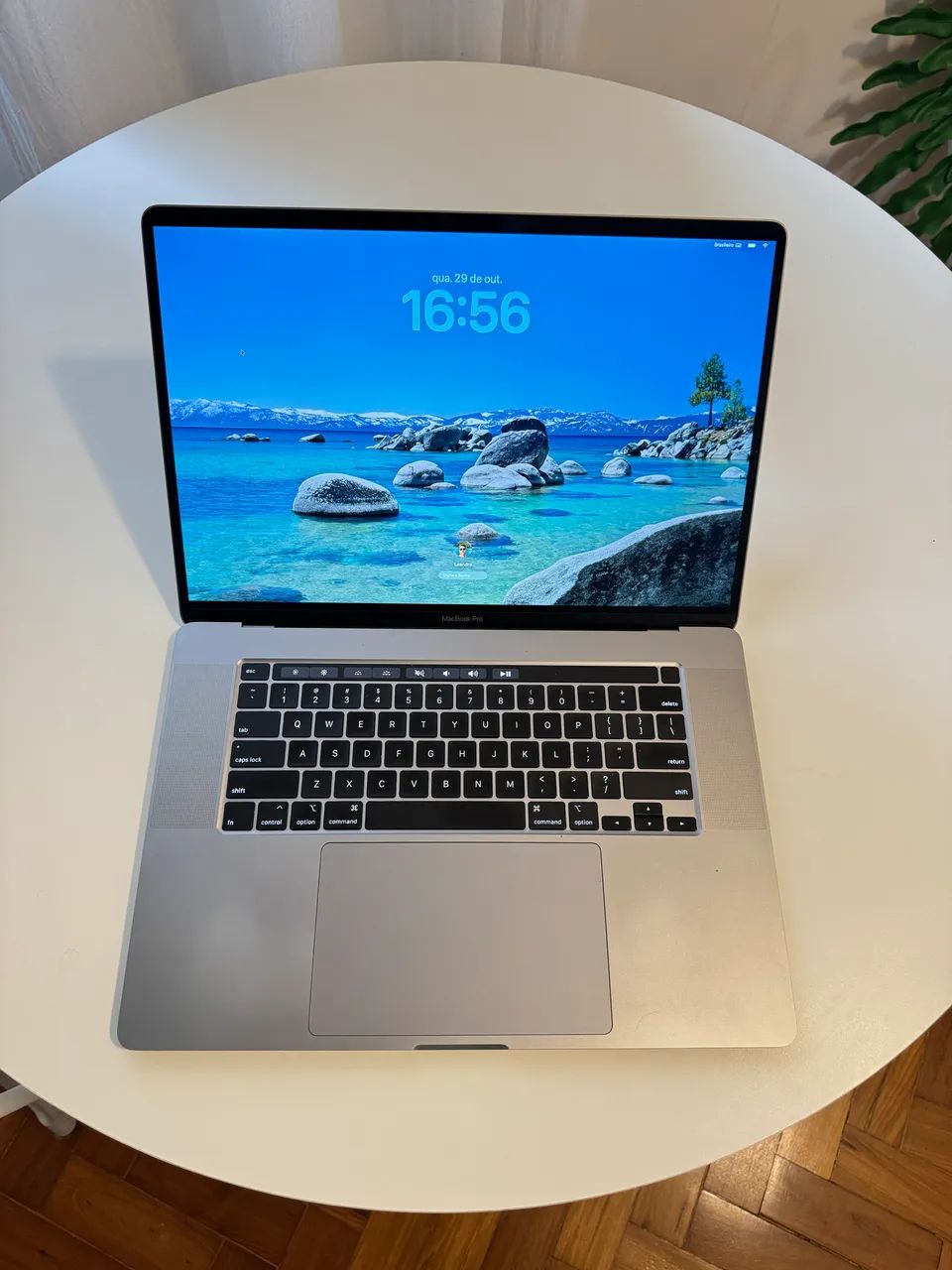 Macbook Pro - 16 polegadas - 16gb ram 512gb ssd Intel i9 2.4ghz