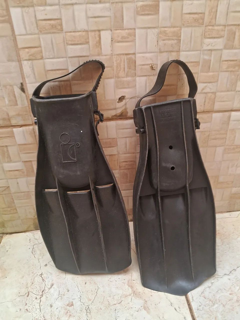  Nadadeiras (pé de pato) mergulho - Foto 2