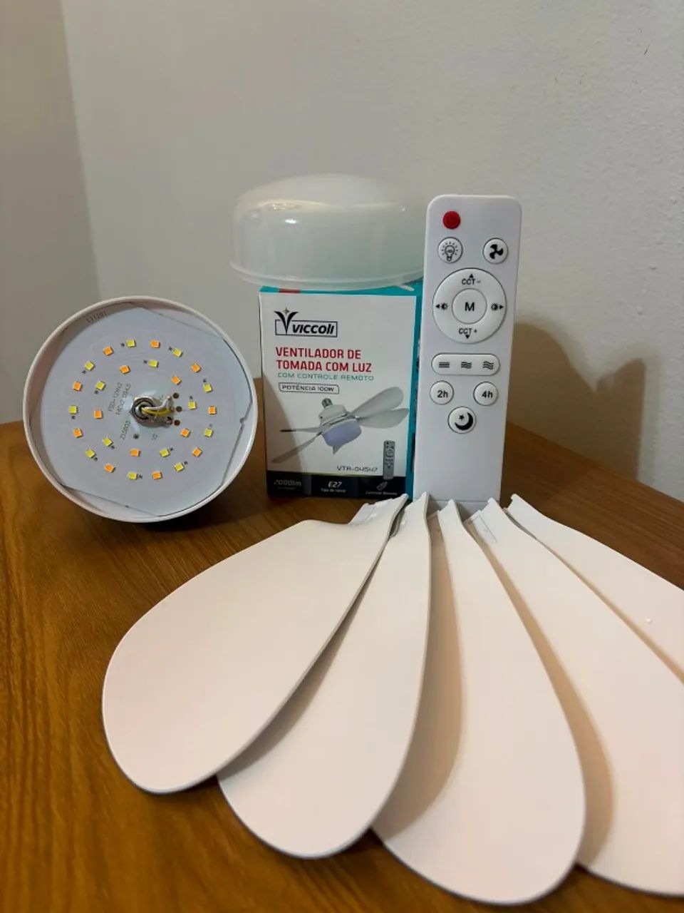 Ventilador de tomada com lâmpada e controle remoto - Foto 2