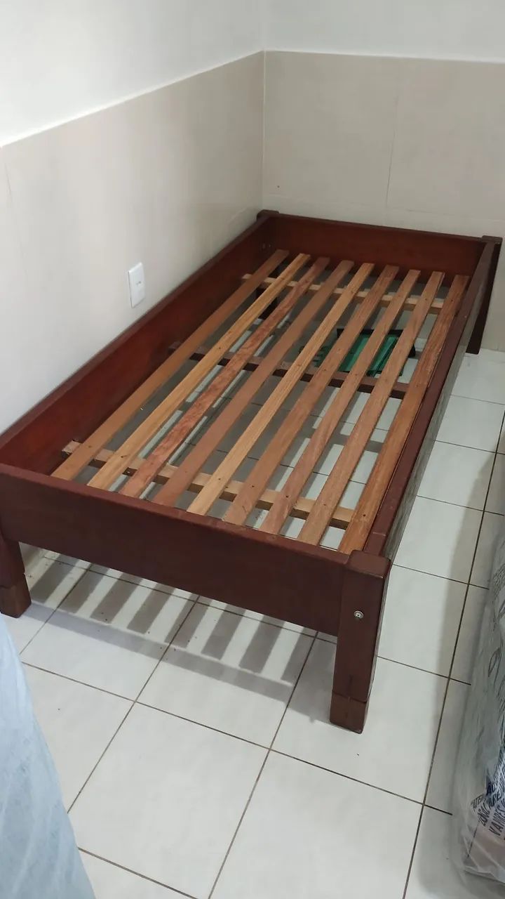 Cama de solteiro em madeira maciça - super resistente 