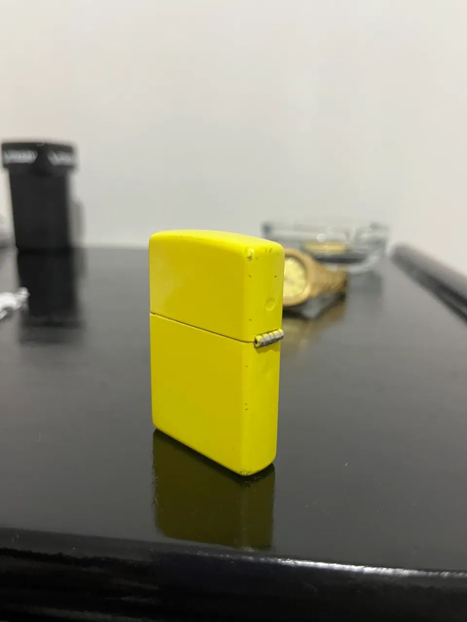 Isqueiro zippo amarelo usado 
