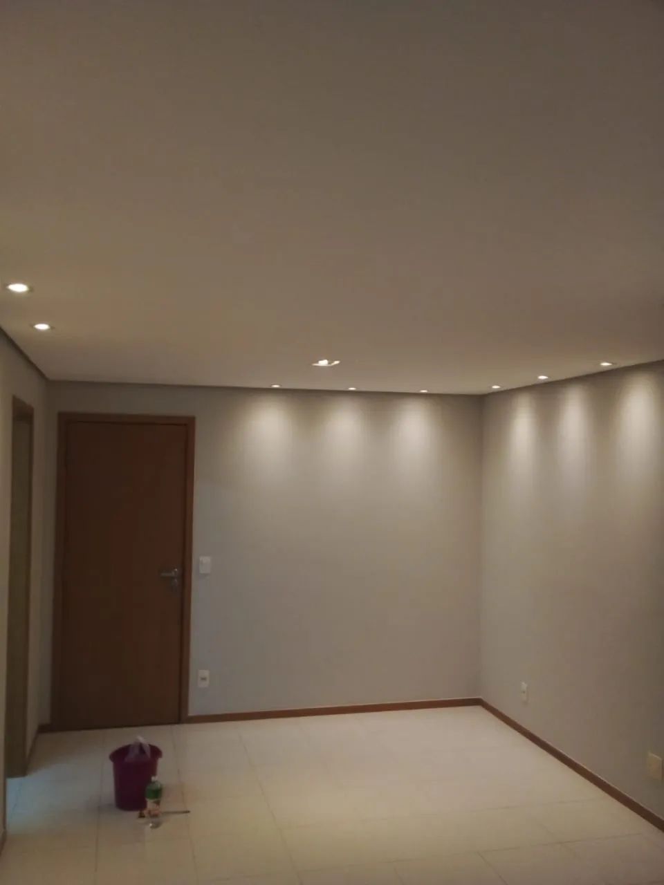 Alugo excelente apartamento de 03 quartos 