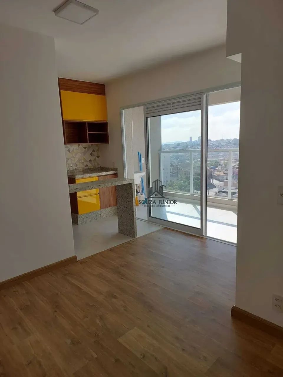 Imóvel para aluguel e venda possui 55 metros quadrados com 2 quartos