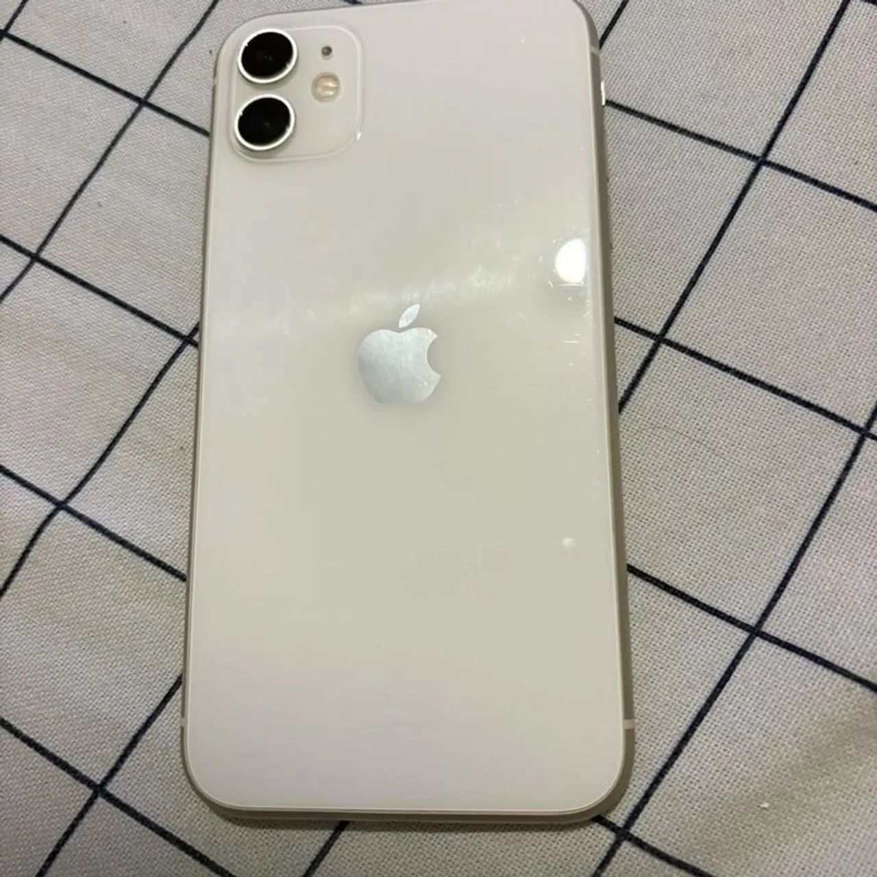 iPhone 11 64gb 70% bateria