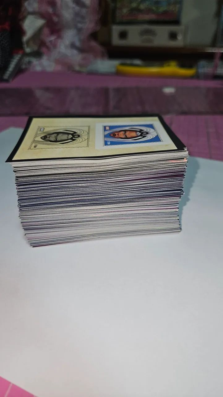 299 figurinhas SORTIDAS do álbum marvel 2026 - Foto 2