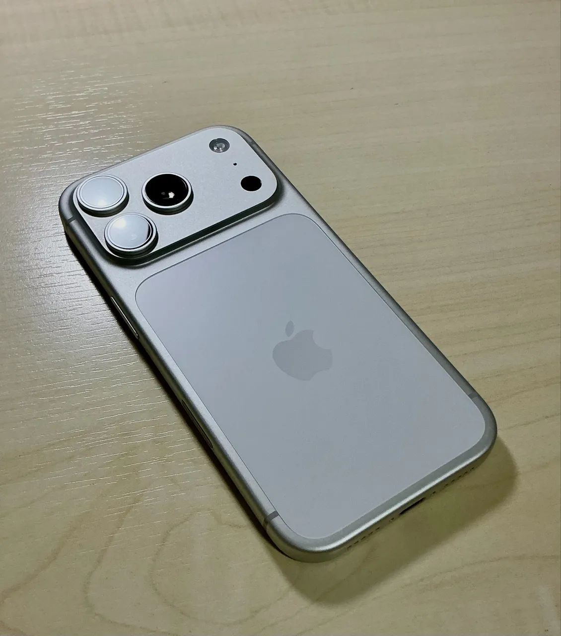 iPhone 17 pro 256 GB (Prata) - Foto 3