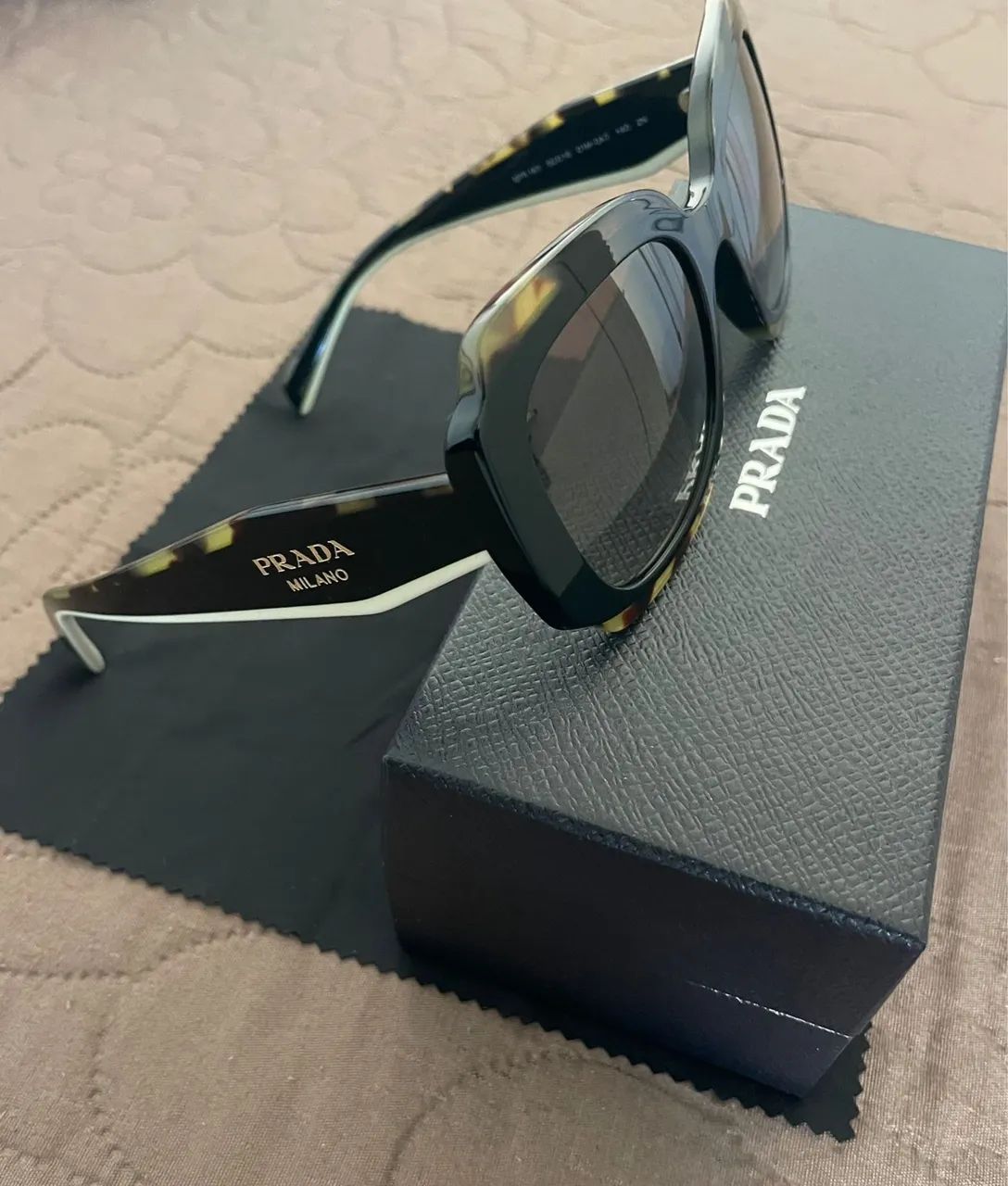 Vendo Óculos PRADA na caixa  - Foto 2
