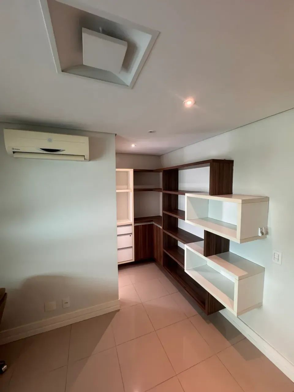 BELÍSSIMO APARTAMENTO SOLLAR DA VILA - ADRIANÓPOLIS - Foto 2