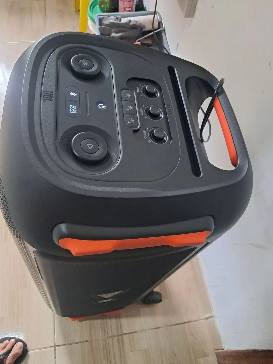 Partibox JBL 710 top 