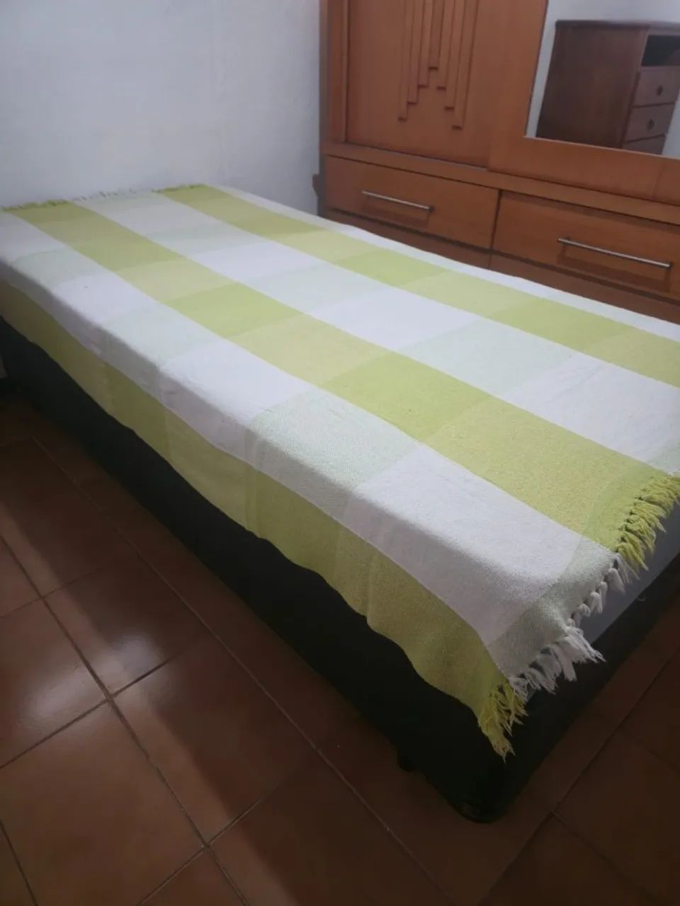 Cama box de solteiro com colchão (Euro)