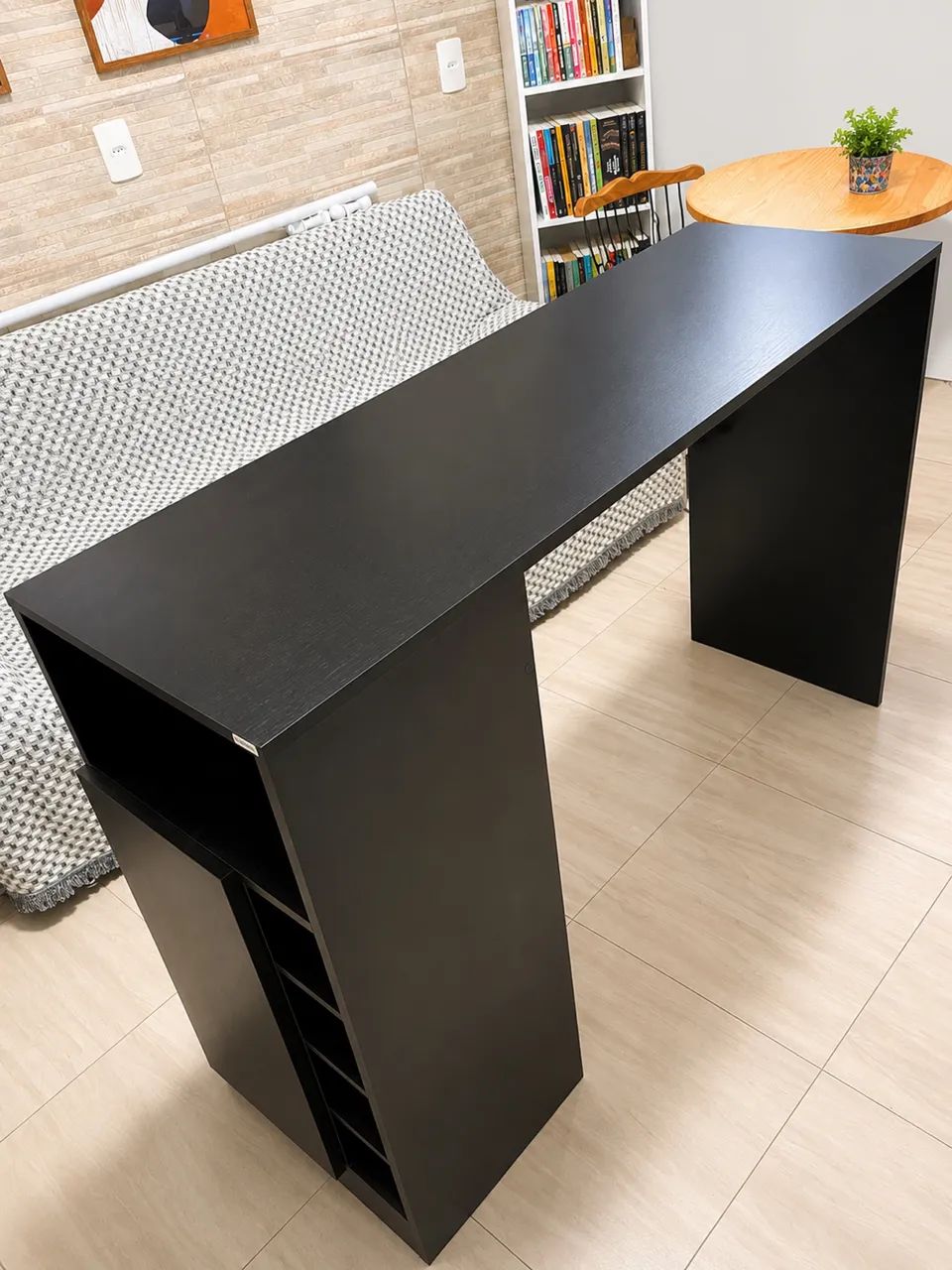 Escrivaninha / Mesa de Escritório Multimóveis com Armário e Nichos - Foto 4