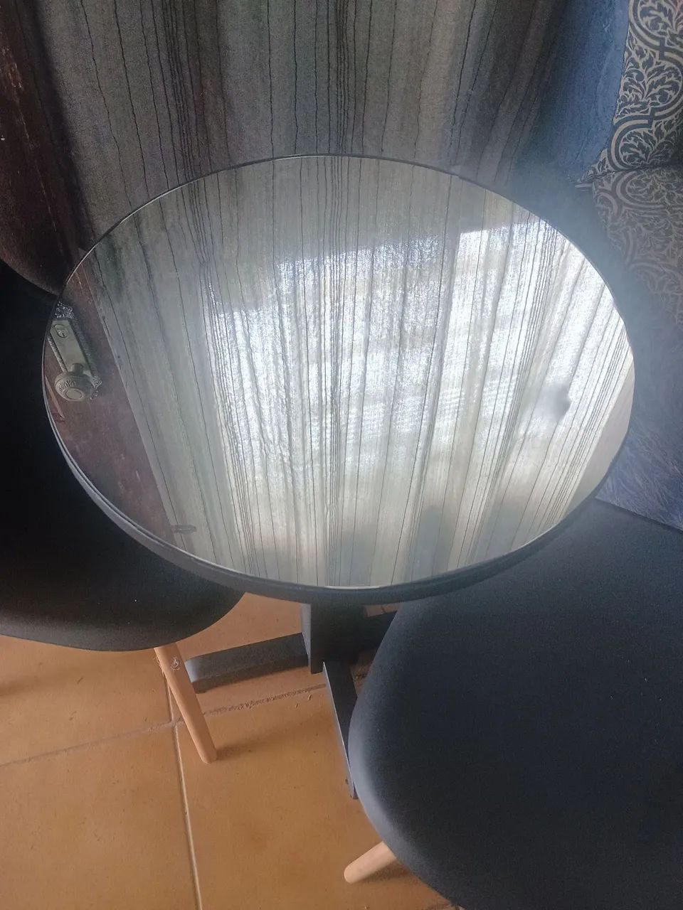 Mesa e cadeiras  - Foto 5