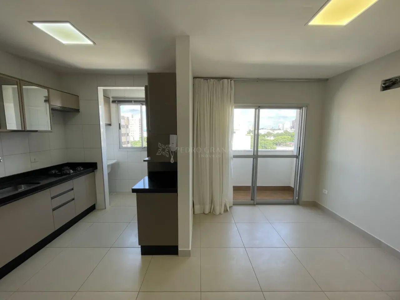 Apartamento 02 Dormitórios - Zona 07 - Foto 2