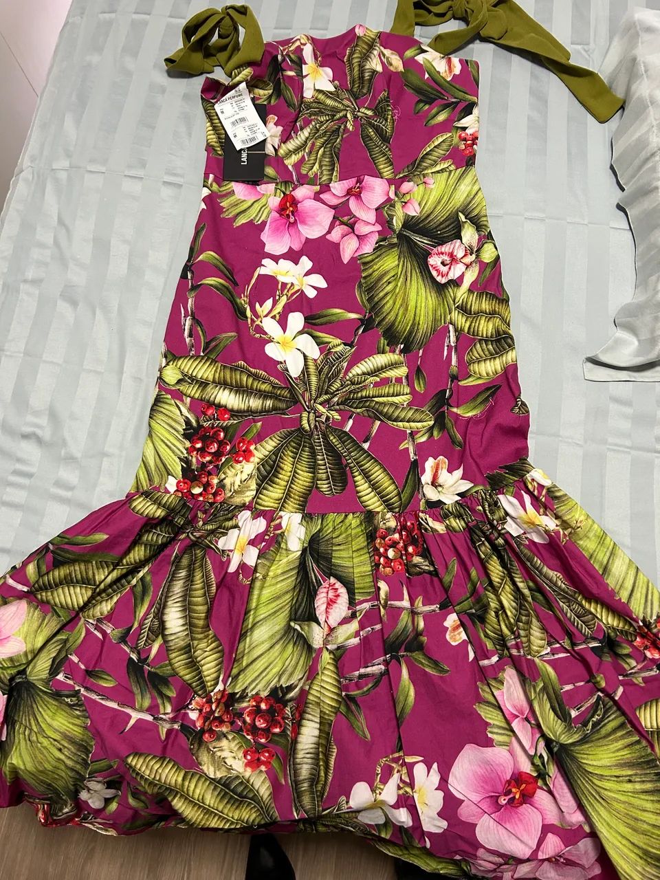 Vestido lança perfume 