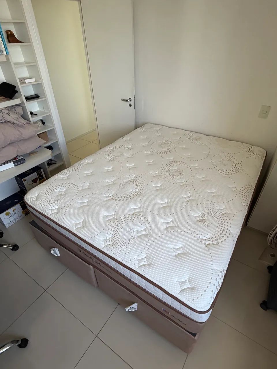Cama Box Queen + Colchão - Excelente Estado! - Foto 2