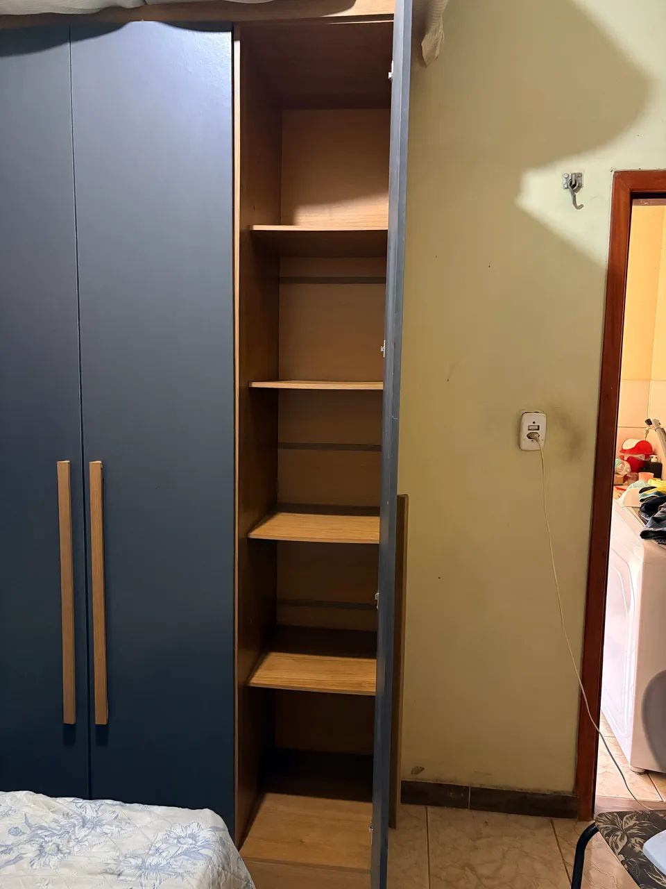 Guarda Roupa 6 portas  - Foto 3