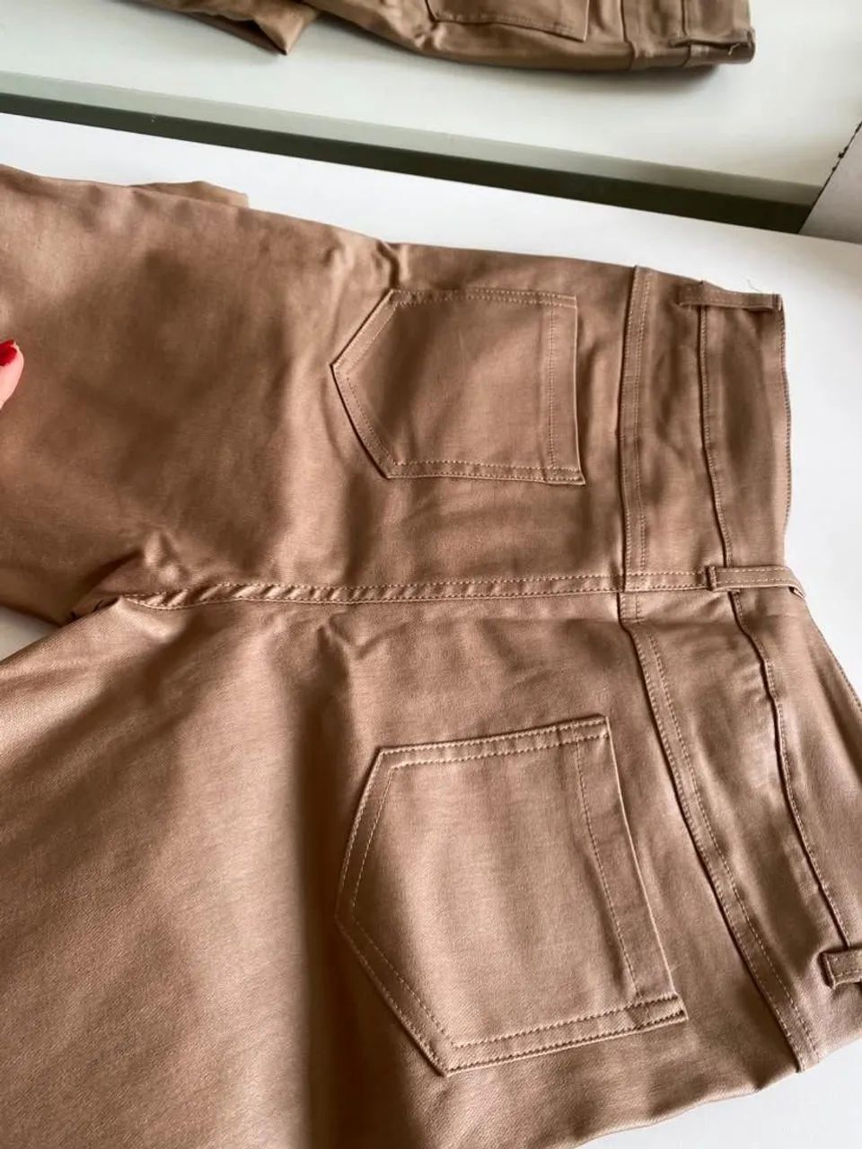 Calça marrom couro fake - Foto 3