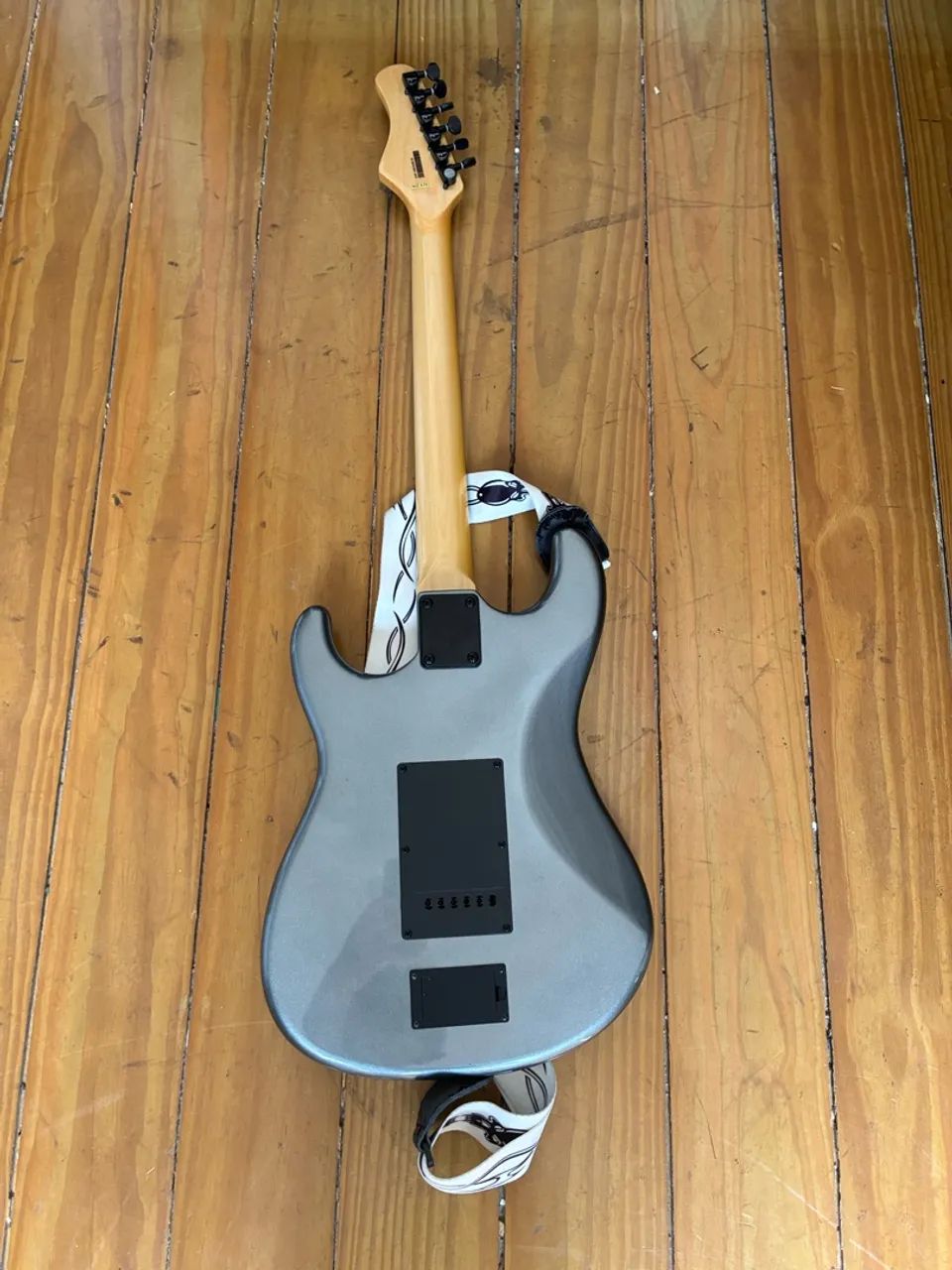 Guitarra Stratocaster Tajima Sixmart - Foto 2