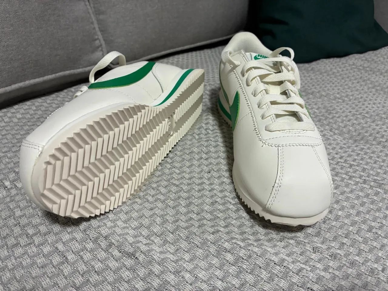 Nike Cortez Retro n 39 zerado - Foto 3