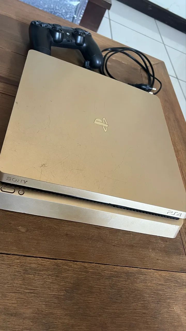 PS4 Edição Limitada Gold + Controle Original