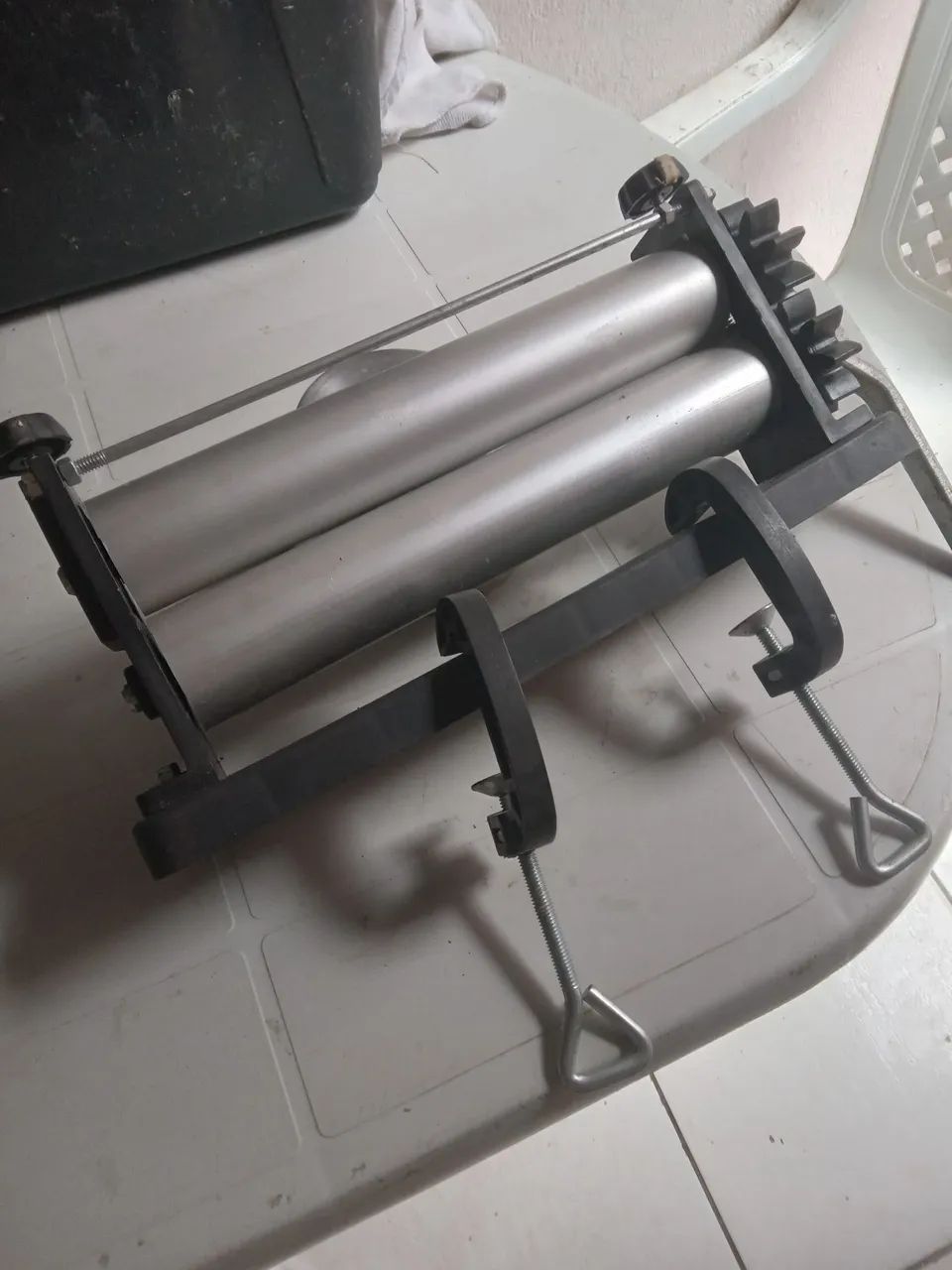 Cilindro manual para massa de salgado e pastel